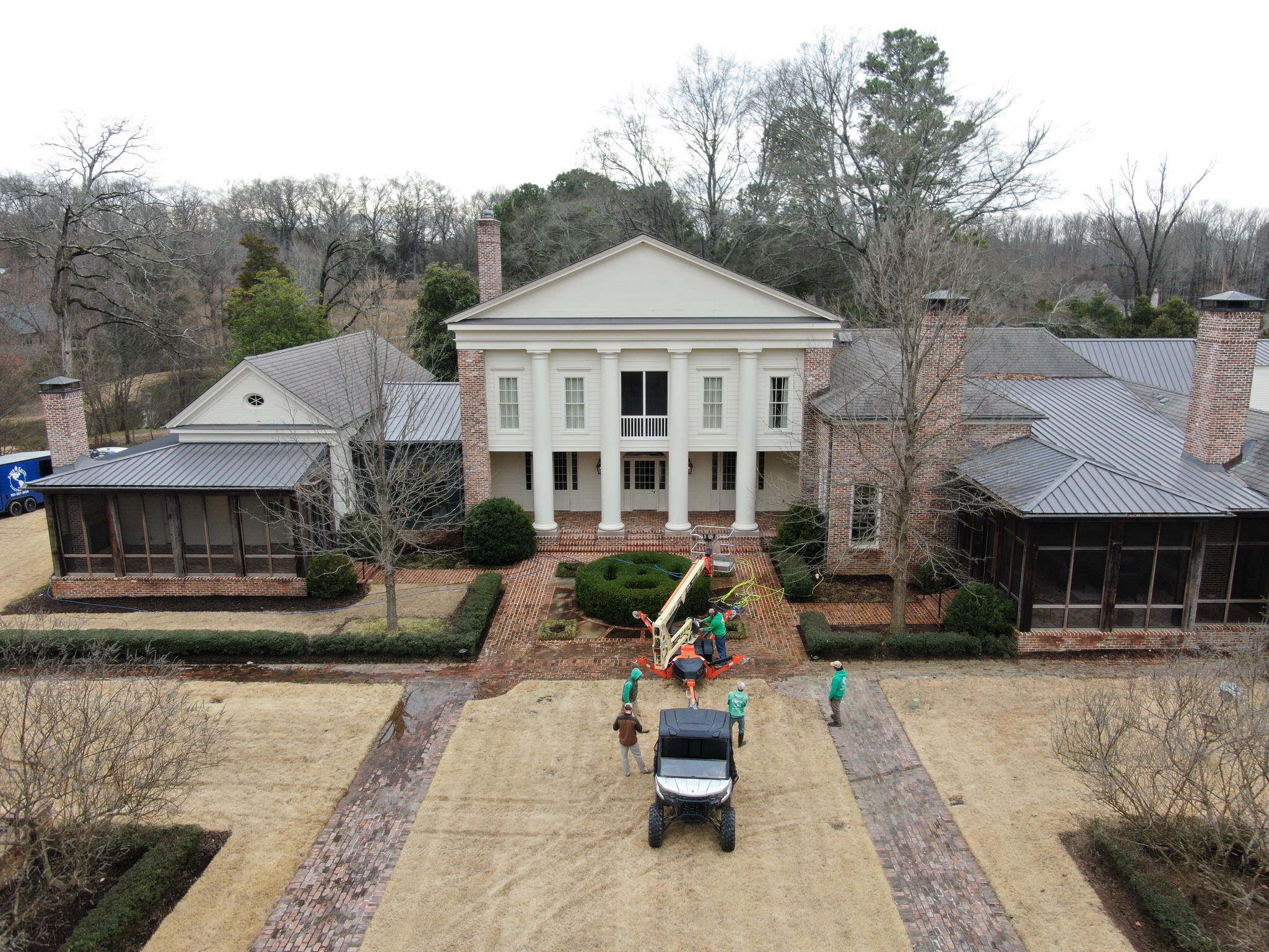 Aqua Earth Team in Action Photo